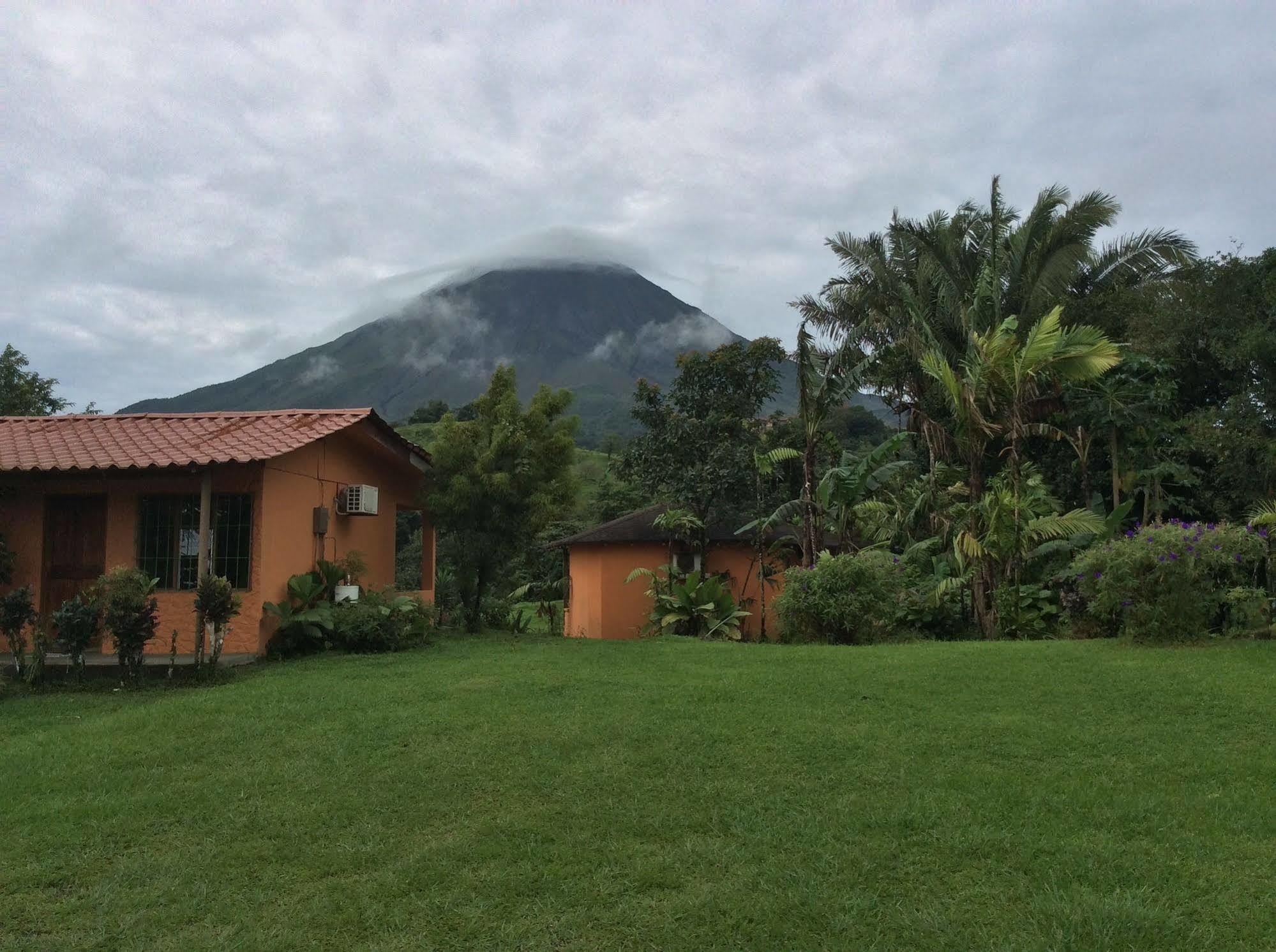 Hotel Cabinas Los Guayabos La Fortuna Exteriér fotografie