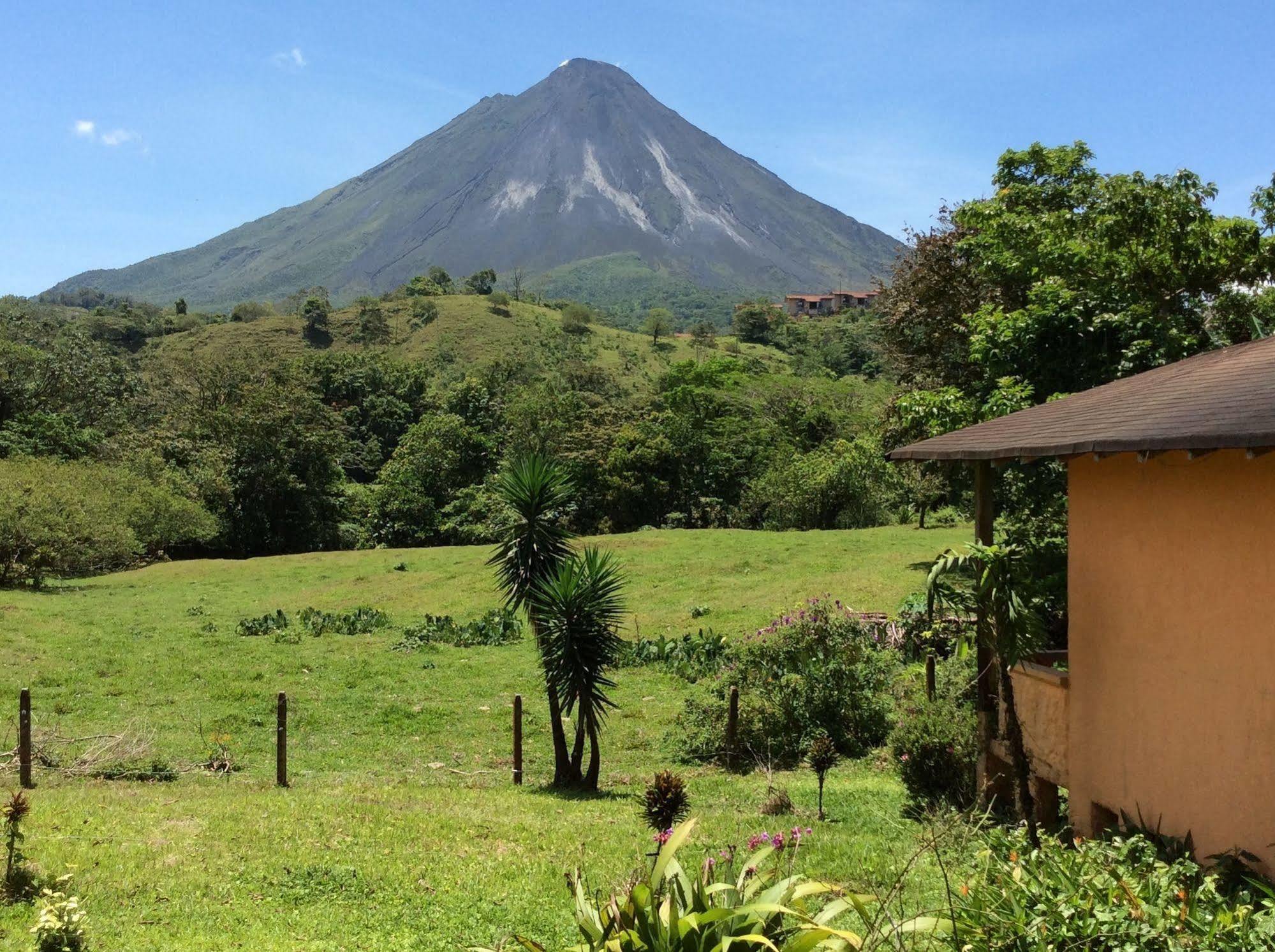 Hotel Cabinas Los Guayabos La Fortuna Exteriér fotografie