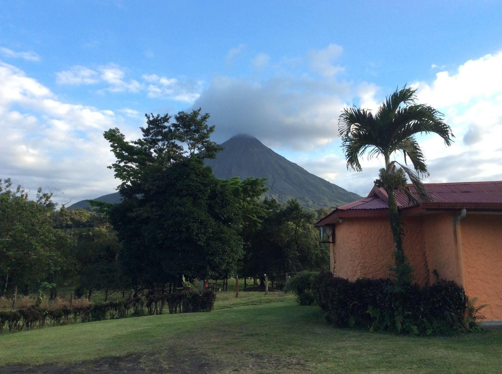 Hotel Cabinas Los Guayabos La Fortuna Exteriér fotografie